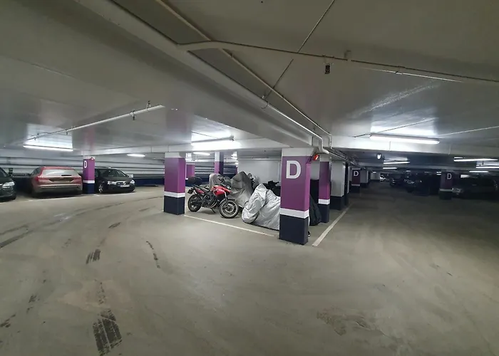 Center 74 Sq Big Apt&central Station& Garage Parking *