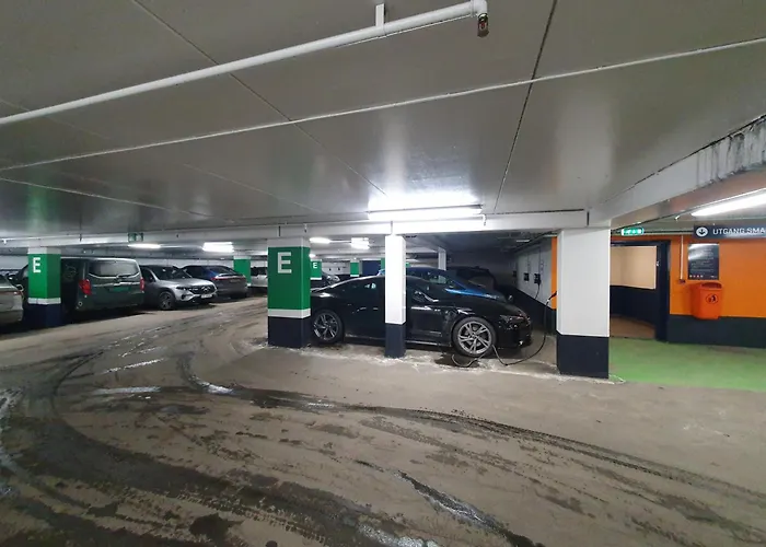Center 74 Sq Big Apt&central Station& Garage Parking Апартаменты